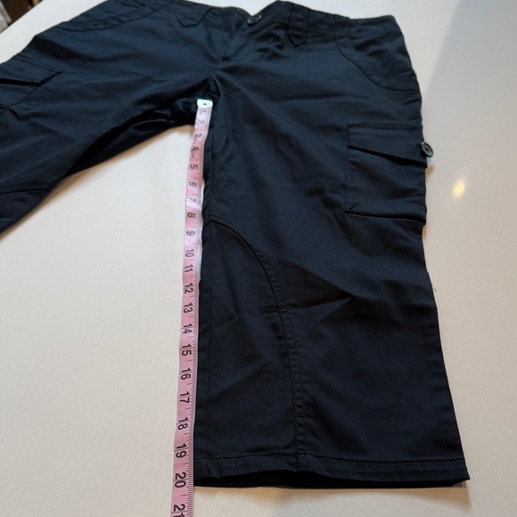 The Limited The Drew Fit Women's Black Cargo Cropped Capris, Size 10 - Picture 9 of 9
